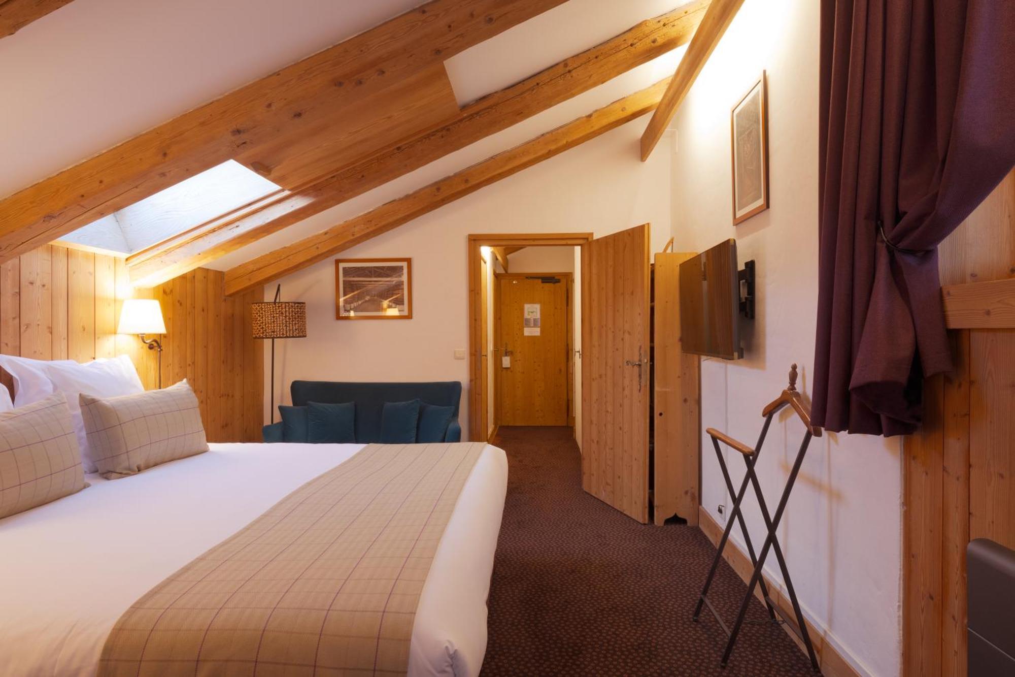 ホテル La Ferme Du Golf メジェーヴ 部屋 写真